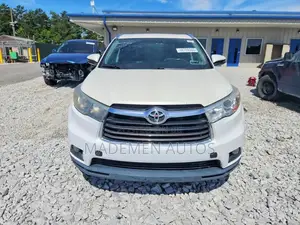 Toyota Highlander XLE 4dr SUV (3.5L 6cyl 6A) 2015 White