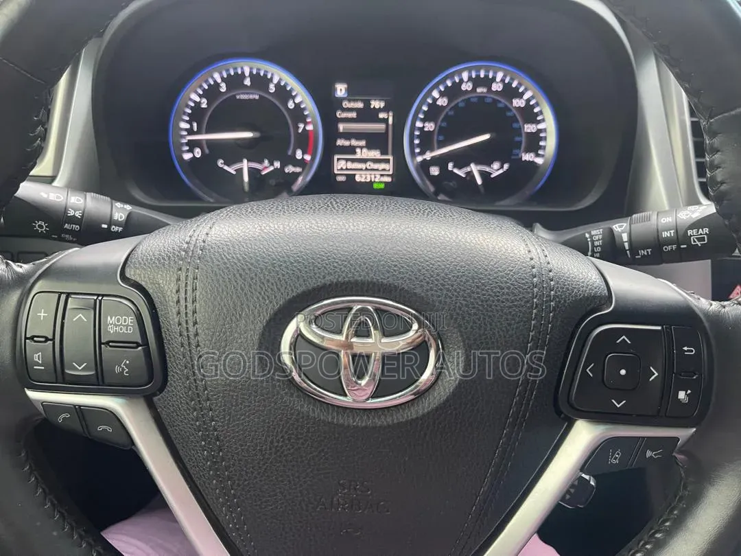 Toyota Highlander 2017 Red