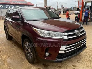 Toyota Highlander 2017 Red