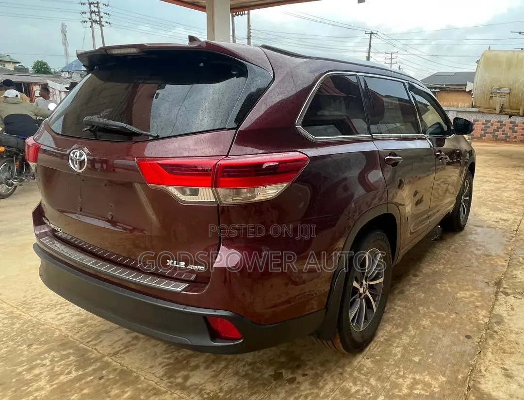 Toyota Highlander 2017 Red