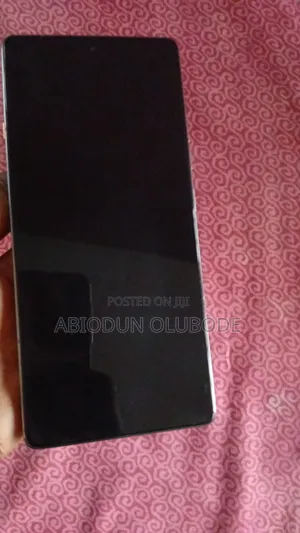 Tecno Camon 40 128 GB Silver