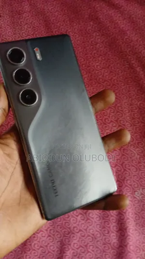 Tecno Camon 40 128 GB Silver