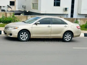 Toyota Camry 2008 Gold