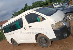 Toyota HiAce 2012 White
