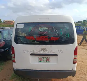 Toyota HiAce 2012 White