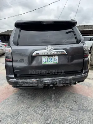Toyota 4-Runner Limited 4WD 2010 Gray