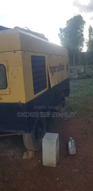 800 CFM Ingersoll Rand  Compressor  With Ecm 350 Wagon Drill.