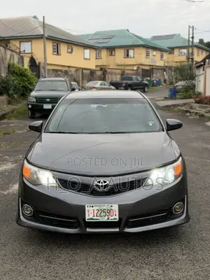 Toyota Camry SE Sport 4dr Sedan (2.5L 4cyl 6A) 2014 Gray