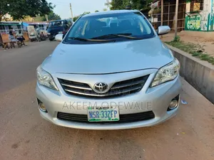 Toyota Corolla 2011 Silver