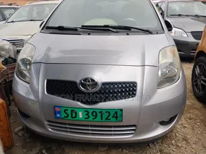 Toyota Yaris Base Hatchback 3dr 2010 Silver