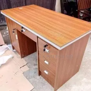 Quality Modern 1.2m Office Table