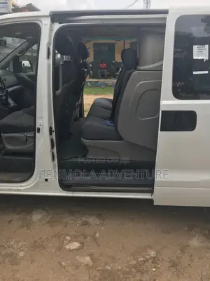 Hyundai H1 2010 White