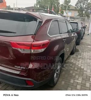 Toyota Highlander XLE V6 4x4 (3.5L 6cyl 6A) 2016 Brown
