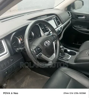 Toyota Highlander XLE V6 4x4 (3.5L 6cyl 6A) 2016 Brown
