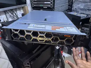 Server Dell PowerEdge R740 64GB Intel Xeon HDD 2T