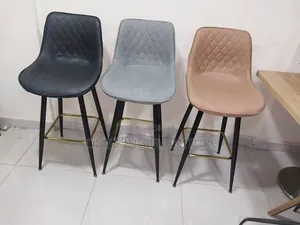 Modern Diamond-Quilted Leatherette Bar Stools With Black Metal Legs