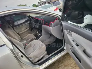 Toyota Corolla LE 2004 Silver