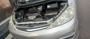 Toyota Previa 2007 Silver