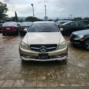 Mercedes-Benz C300 2008 Gold