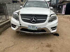 Mercedes-Benz GLK-Class 350 4MATIC 2014 White