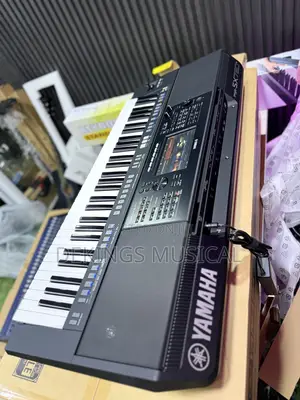 Yamaha PSR Sx720+ Keyboard & Sx720 Plus