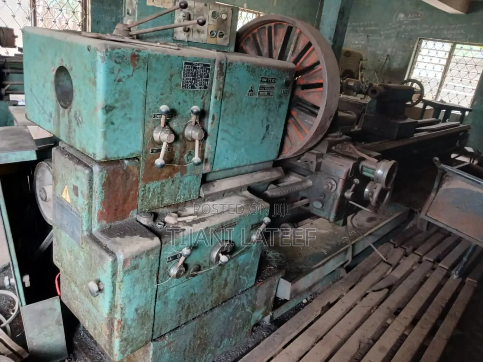 2. 3meter Lathe Machine