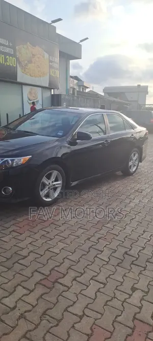 Toyota Camry SE 4dr Sedan (2.5L 4cyl 6A) 2013 Black