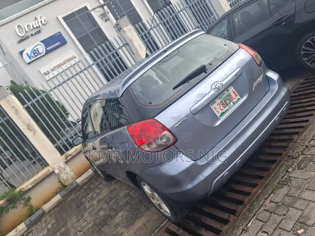 Toyota Matrix 2004 Blue
