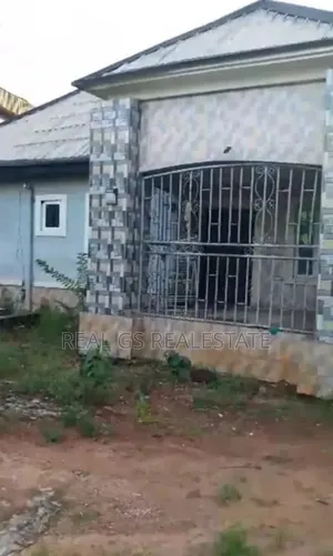 3bdrm Bungalow in Issele Uku, Aniocha North for sale