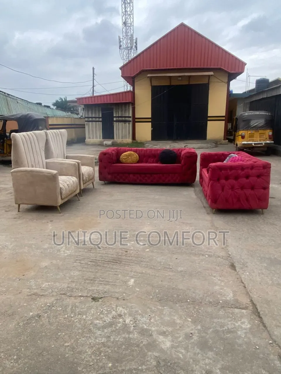 Top Quality Complete Padded 7 Seaters Sofa Set With Throw Pillows