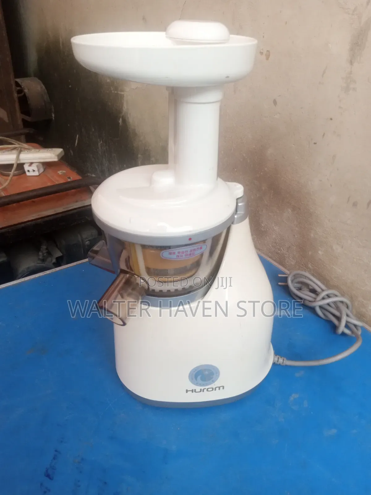 Hurom Slow Juicer