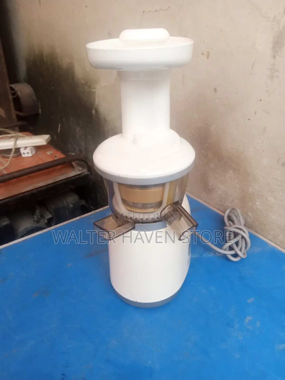 Hurom Slow Juicer