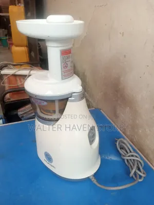 Hurom Slow Juicer