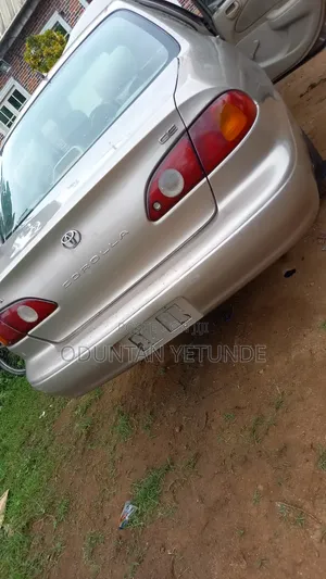 Toyota Corolla 2001 Brown