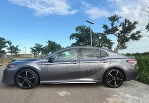 Toyota Camry XSE FWD (2.5L 4cyl 8AM) 2018 Gray