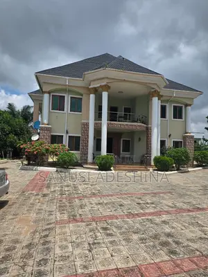 8bdrm Duplex in Guzape Main,Fct for sale