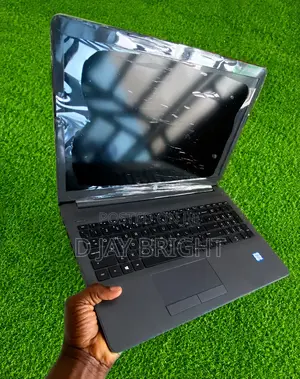 Laptop HP 250 G7 4GB Intel Core i5 SSD 128GB