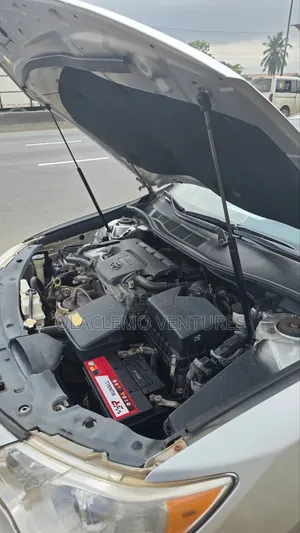 Toyota Camry 2014 Silver