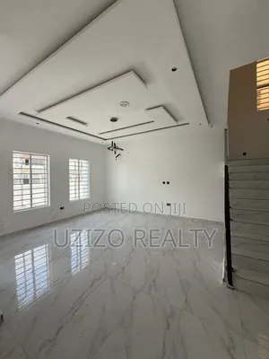 5bdrm House in Ikota for sale