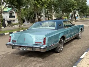 Lincoln Town Car 1981