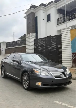 Lexus ES 2012 Gray