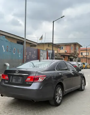 Lexus ES 2012 Gray