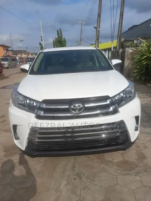 Toyota Highlander LE 4dr SUV (3.5L 6cyl 6A) 2015 White