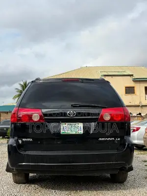 Toyota Sienna 2010 Black