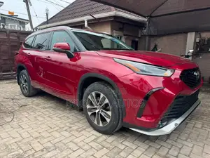 Toyota Highlander 2021 Red