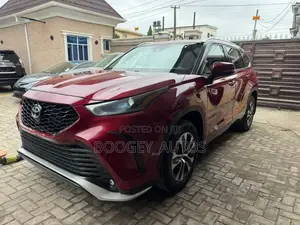 Toyota Highlander 2021 Red
