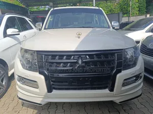 Mitsubishi Pajero 2020 White
