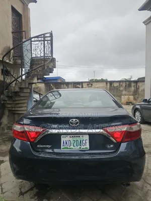 Toyota Camry LE 4dr Sedan (2.5L 4cyl 6A) 2016