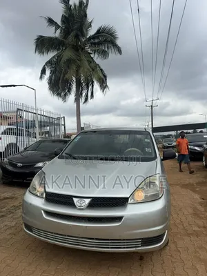 Toyota Sienna 2005 Gold