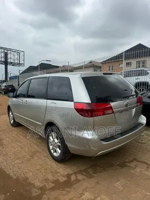 Toyota Sienna 2005 Gold
